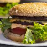 Google、“例のチーズバーガー”を自社の社食でランチとして提供